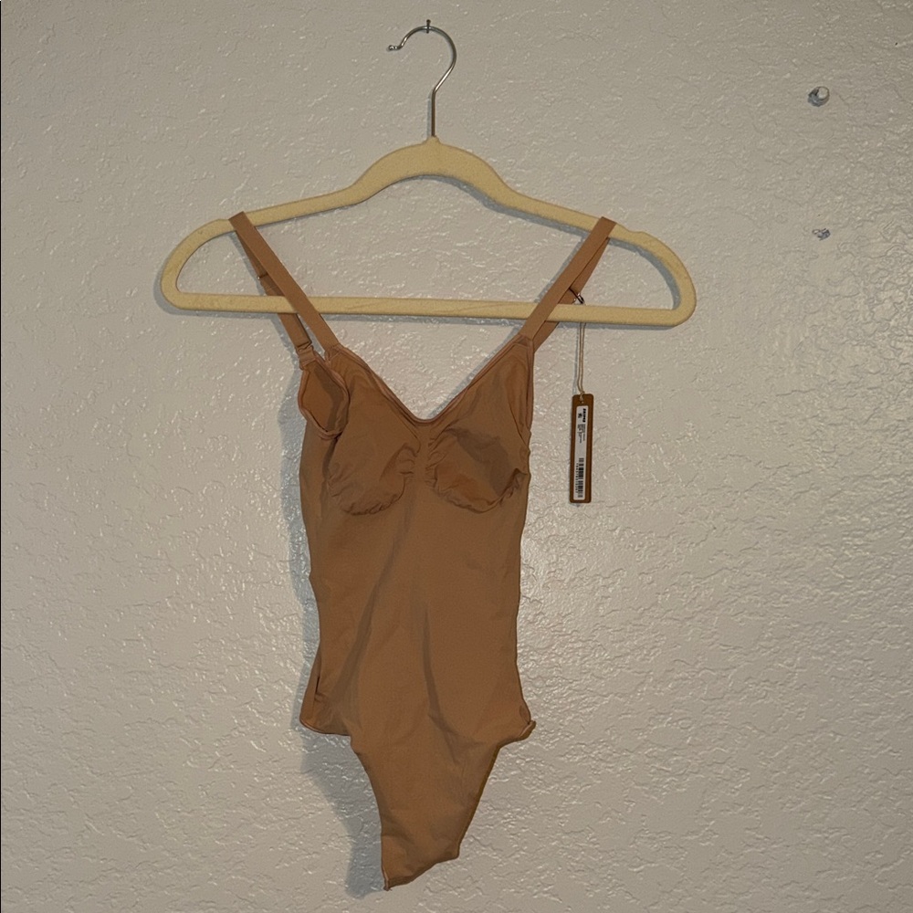 SKIMS Clay Everyday Sculpt Shapewear Bodysuit